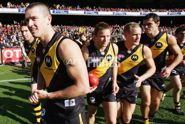 AFL 2004 Rd 15 - Richmond v Essendon - A-37040007