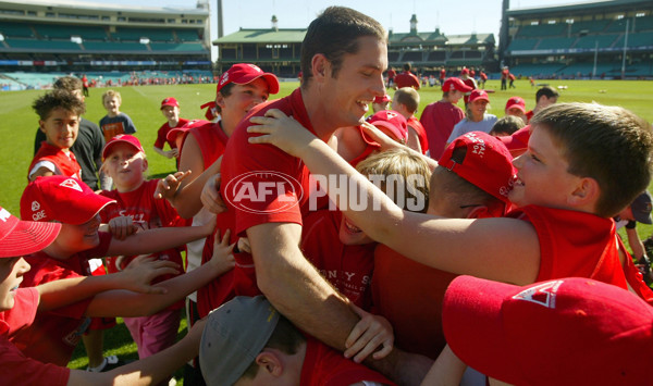 AFL 2004 Media - Sydney Swans Kids Jam Session 130704 - 116276
