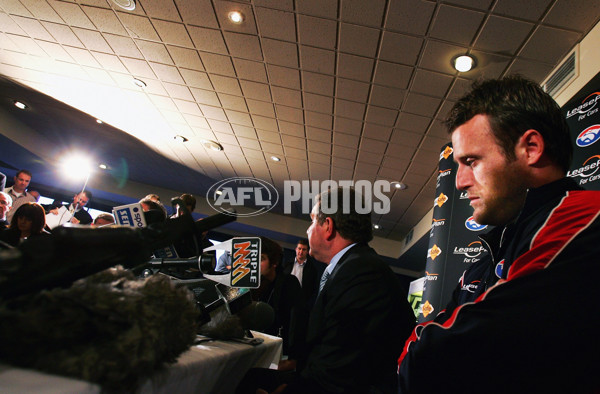 AFL 2004 Media - Western Bulldogs Press Conference 040804 - 117386