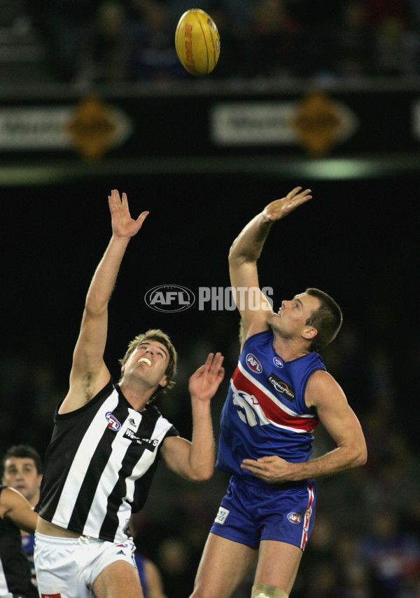 AFL 2004 Rd 17 - Western Bulldogs v Collingwood - 117355