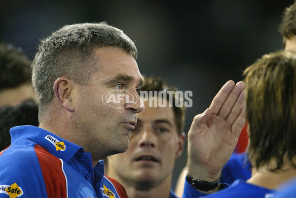 AFL 2004 Rd 21 - Western Bulldogs v Kangaroos - 117434
