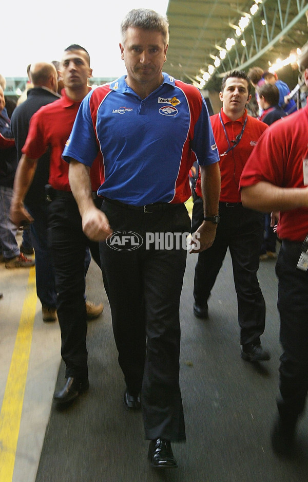 AFL 2004 Rd 22 - Essendon v Western Bulldogs - 117454