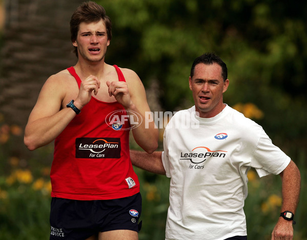 AFL 2004 Media - Western Bulldogs Training 181104 - 117481