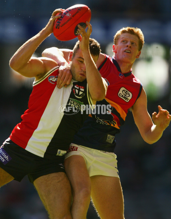 AFL 2003 Rd 2 - St Kilda v Adelaide - 120365