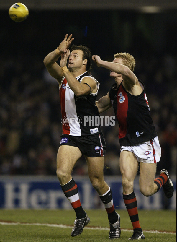 AFL 2003 Rd 14 - St Kilda v Essendon - 120575