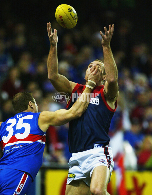 AFL 2003 Rd 18 - Western Bulldogs v Melbourne - A-37159082