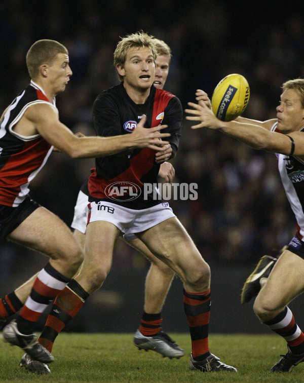 AFL 2003 Rd 14 - St Kilda v Essendon - A-37219608