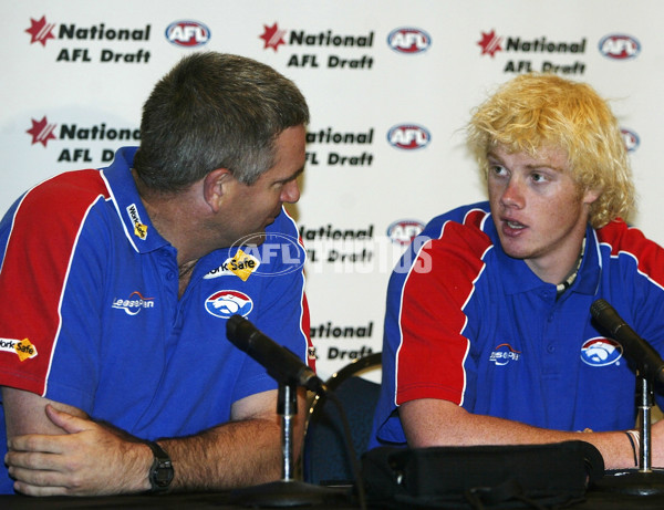 AFL 2003 Media - National Draft 221103 - 128876