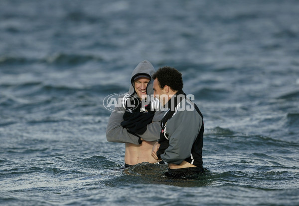 AFL 2002 Media - Collingwood Recovery 030902 - 131760