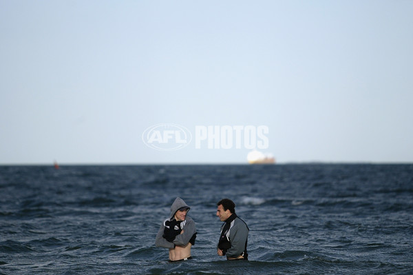 AFL 2002 Media - Collingwood Recovery 030902 - 131759