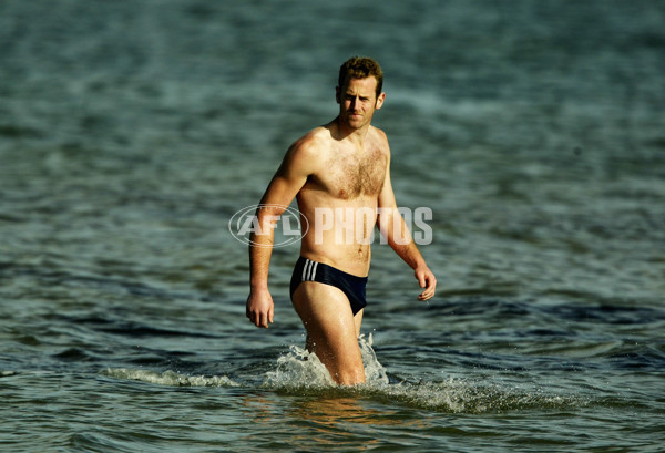 AFL 2002 Media - Collingwood Recovery 230902 - 131864