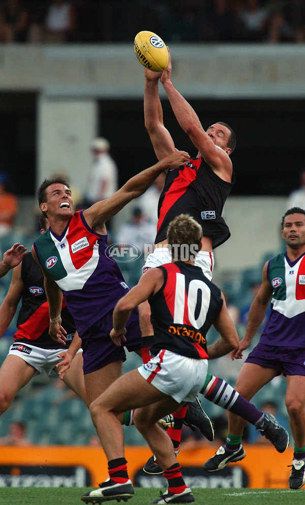AFL 2002 Wizard Cup Match - Fremantle v Essendon - 132088
