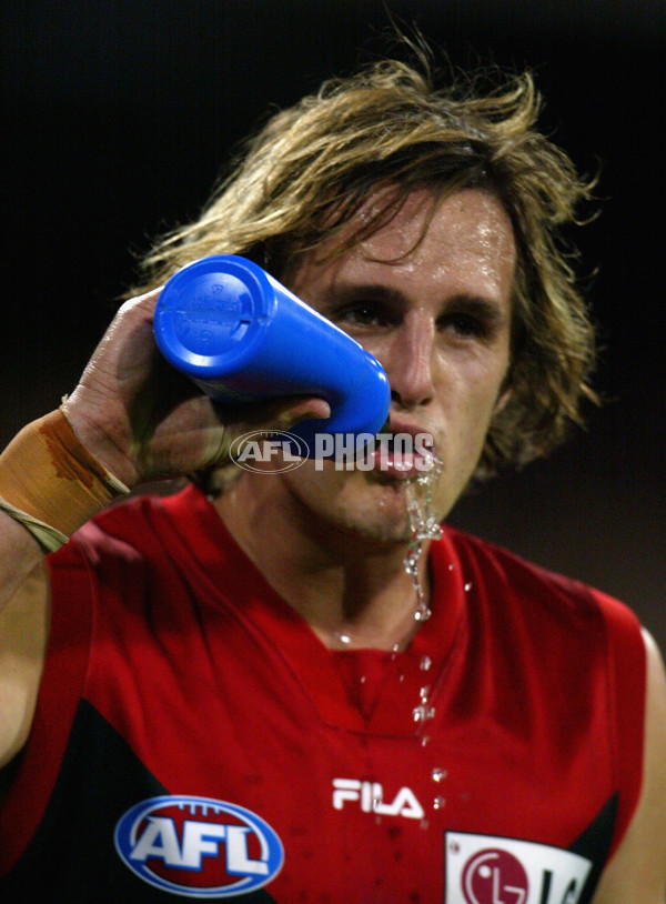AFL 2002 2nd Semi Final - Adelaide v Melbourne - 134312