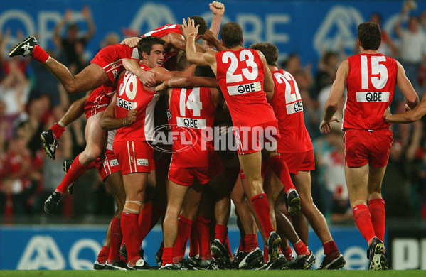 AFL 2002 Rd 4 - Sydney v Kangaroos - 135442