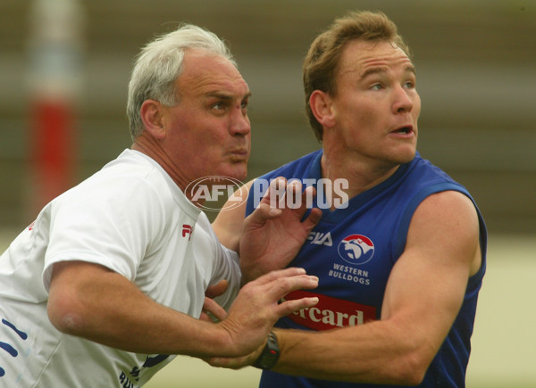 AFL 2002 Media - Western Bulldogs Training 190402 - 136374