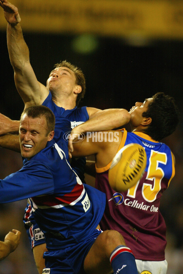 AFL 2002 Rd 4 - Western Bulldogs v Brisbane - 136402