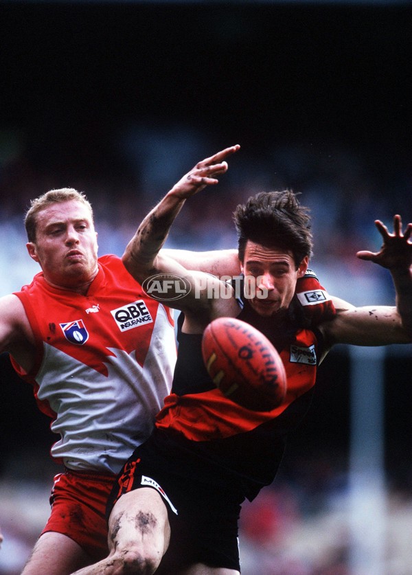 AFL 1999 4th Qualifying Final - Essendon v Sydney - 137472