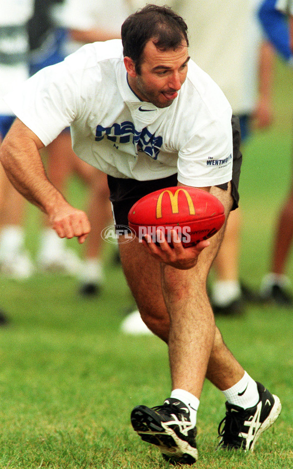 AFL 1999 Media - Kangaroos Training 171199 - 138457