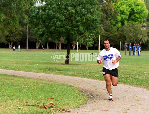 AFL 1999 Media - Kangaroos Training 171199 - 138454