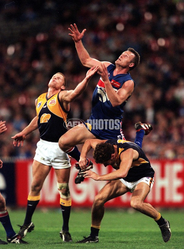 AFL 1999 1st Qualifying Final - Western Bulldogs v West Coast - 138929