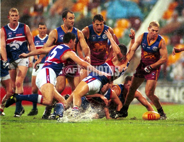 AFL 1999 Rd 10 - Brisbane v Western Bulldogs - 138946