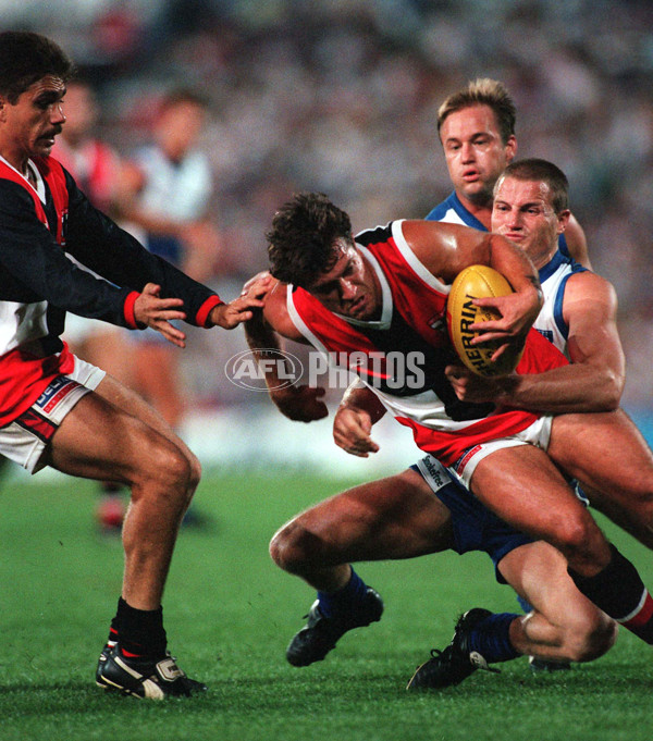 AFL 1998 Ansett Cup Grand Final - North Melbourne v St Kilda - 140005