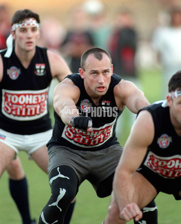 AFL 1997 Media - St Kilda Training - 141558