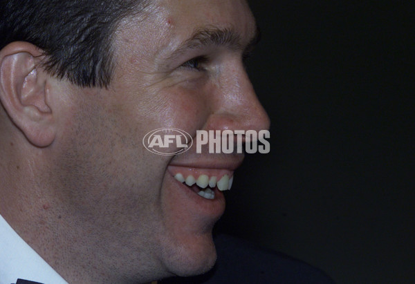 AFL 2001 Media - Brownlow Medal Presentation 240901 - 141752