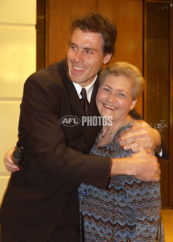 AFL 2001 Media - Brownlow Medal Presentation 240901 - 141744