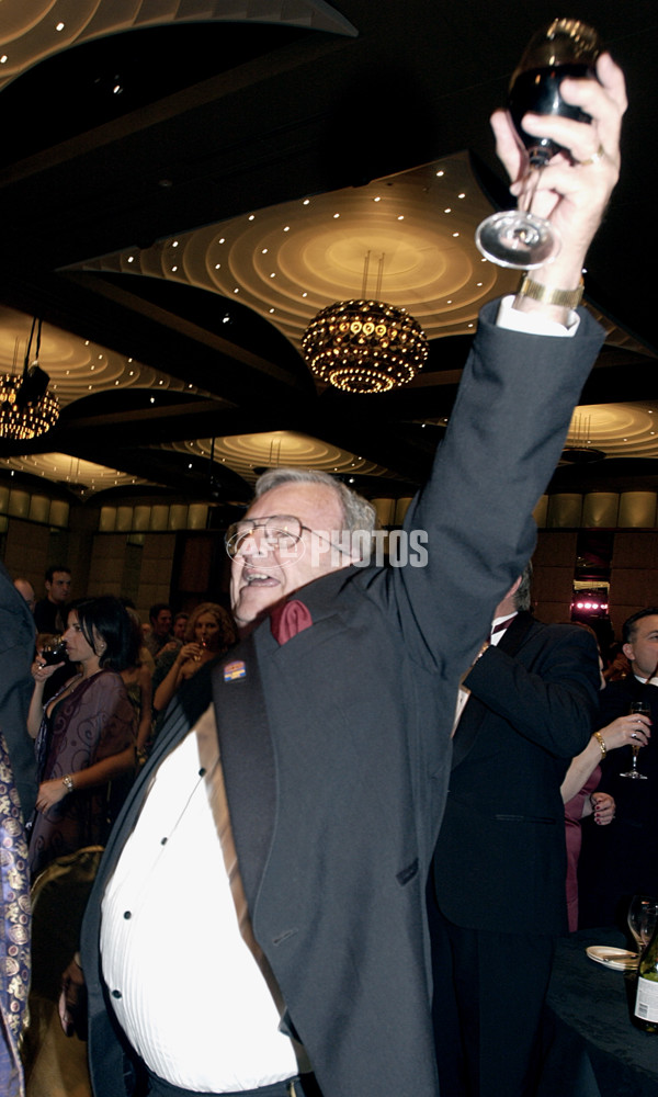 AFL 2001 Media - Brownlow Medal Presentation 240901 - 141740