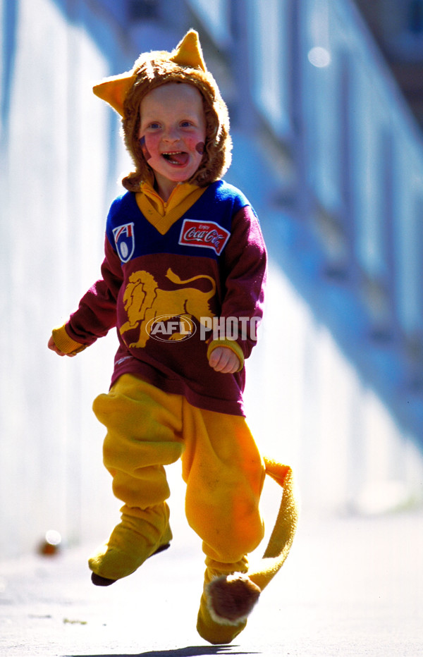 AFL 2001 Grand Final - Essendon v Brisbane - 141916