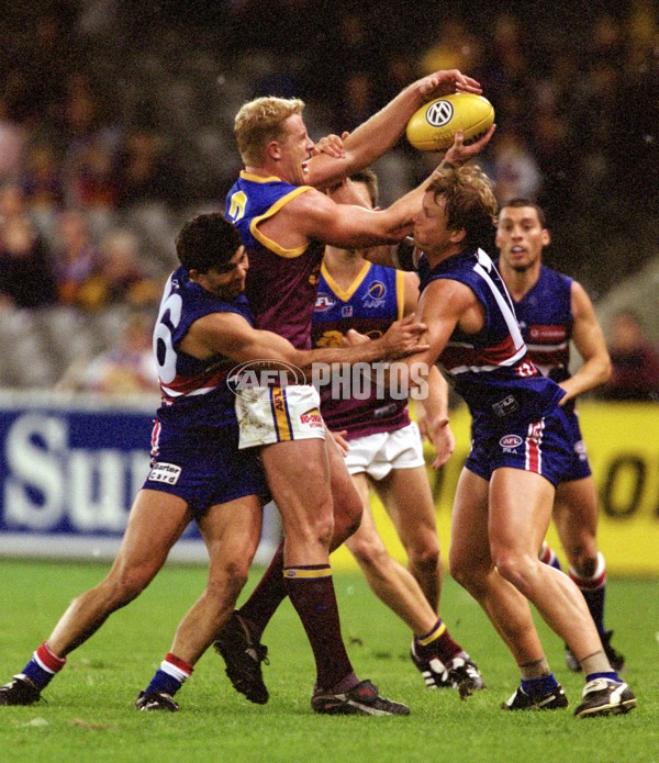 AFL 2001 Rd 4 - Western Bulldogs v Brisbane - 142468