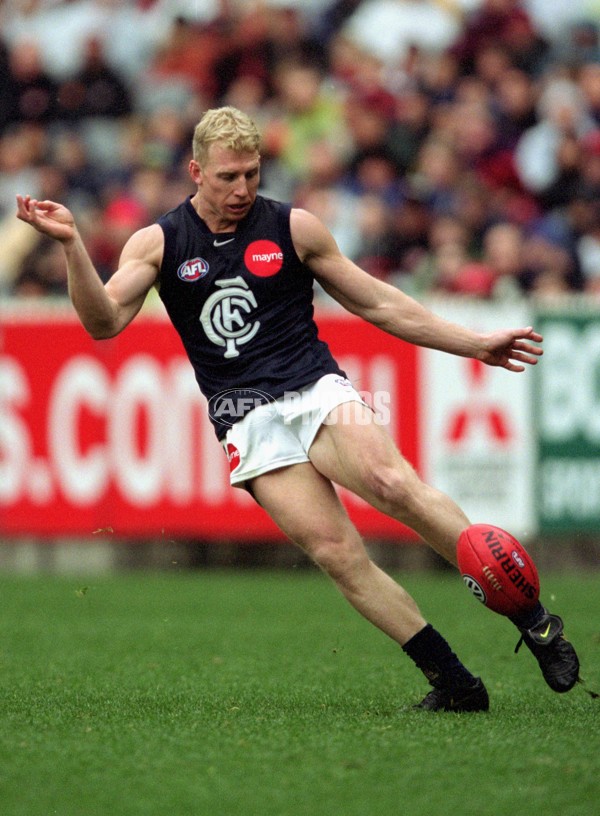 AFL 2001 Rd 18 - Essendon v Carlton - 142945