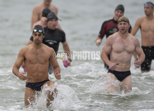 AFL 2001 Media - Carlton Training 151201 - 142918