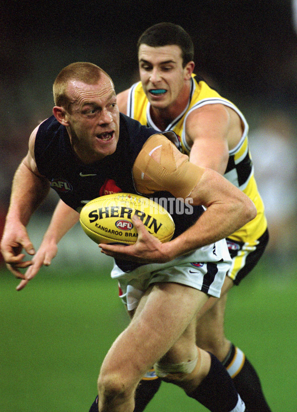 AFL 2001 Rd 20 - St Kilda v Carlton - 143045