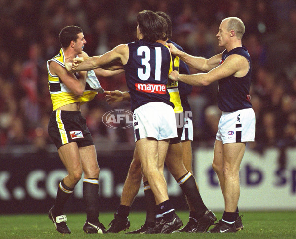 AFL 2001 Rd 20 - St Kilda v Carlton - 143140