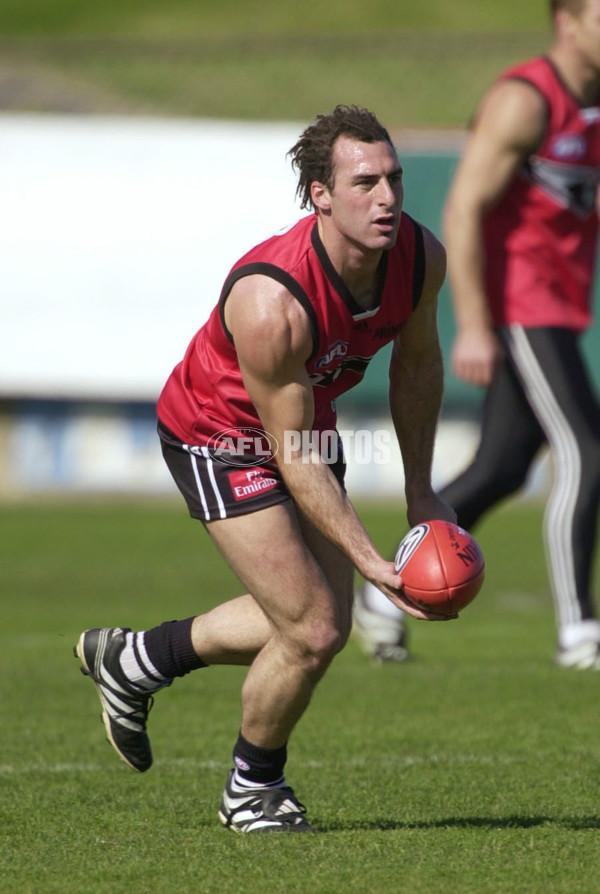 AFL 2001 Media - Collingwood Training 100801 - 143743