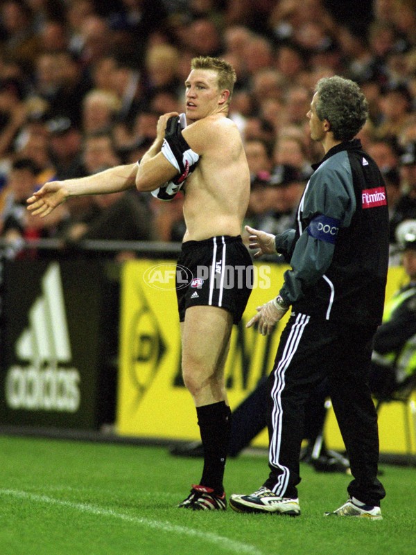 AFL 2001 Rd 7 - Collingwood v Kangaroos - 145005