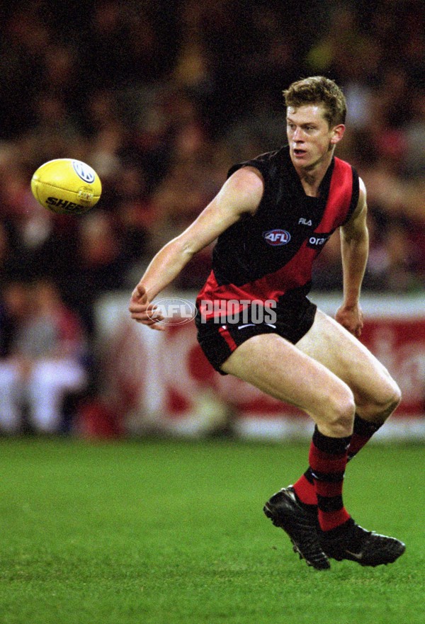AFL 2001 Rd 19 - Essendon v Sydney - 145372