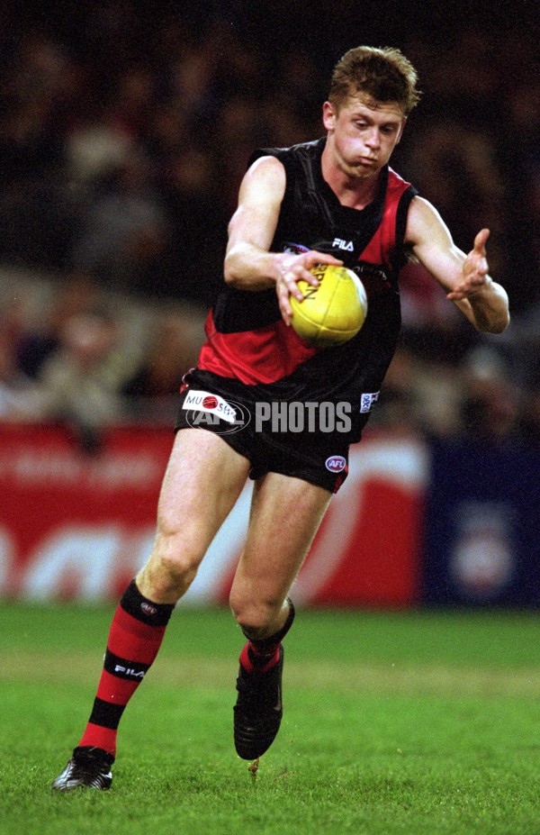 AFL 2001 Rd 19 - Essendon v Sydney - 145382