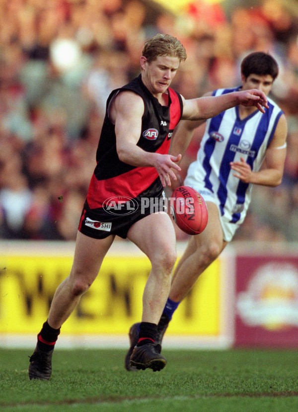 AFL 2001 Rd 16 - Essendon v Kangaroos - 145396