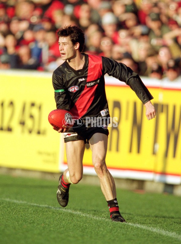 AFL 2001 Rd 16 - Essendon v Kangaroos - 145439
