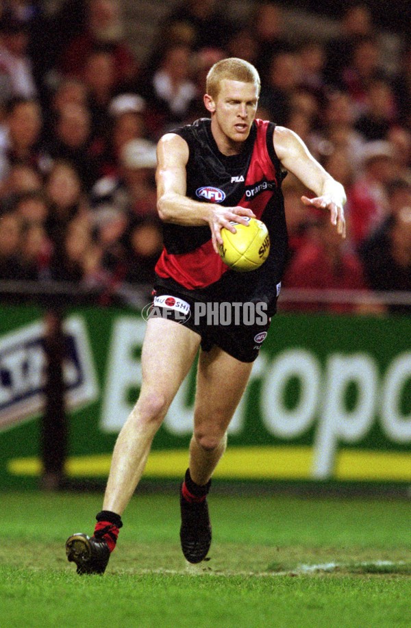 AFL 2001 Rd 19 - Essendon v Sydney - 145418