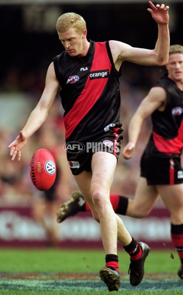 AFL 2001 Rd 16 - Essendon v Kangaroos - 145414