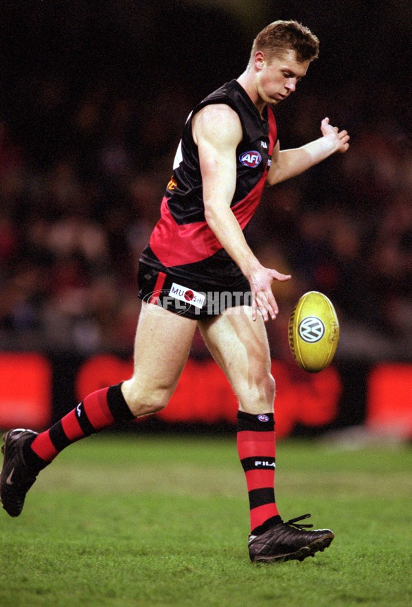 AFL 2001 Rd 19 - Essendon v Sydney - 145489