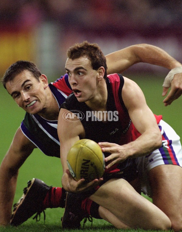 AFL 2001 Rd 13 - Essendon v Fremantle - 145600