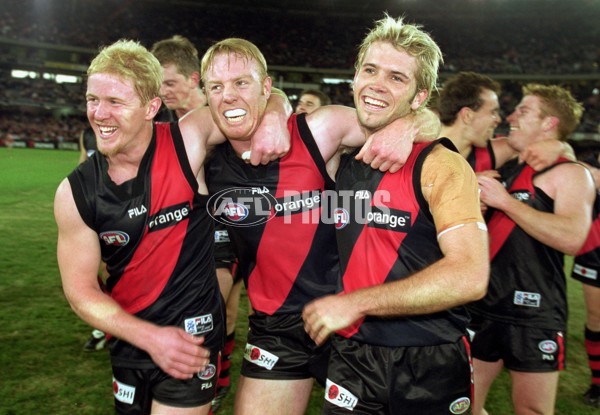 AFL 2001 Rd 19 - Essendon v Sydney - 145846