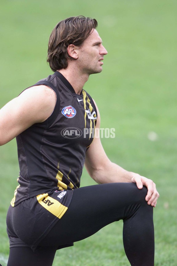 AFL 2001 Media - Richmond Training 230801 - 147429