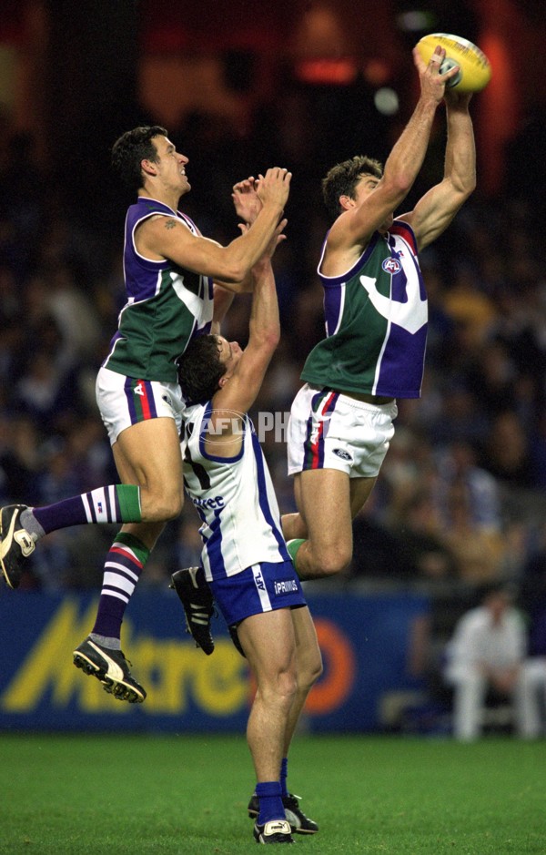 AFL 2001 Rd 11 - Kangaroos v Fremantle - 147600
