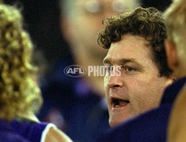 AFL 2001 Rd 13 - Essendon v Fremantle - 147612
